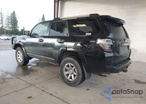 2015 Toyota 4Runner Trail z USA, uszkodzony, nr VIN JTEBU5JR1F5255061